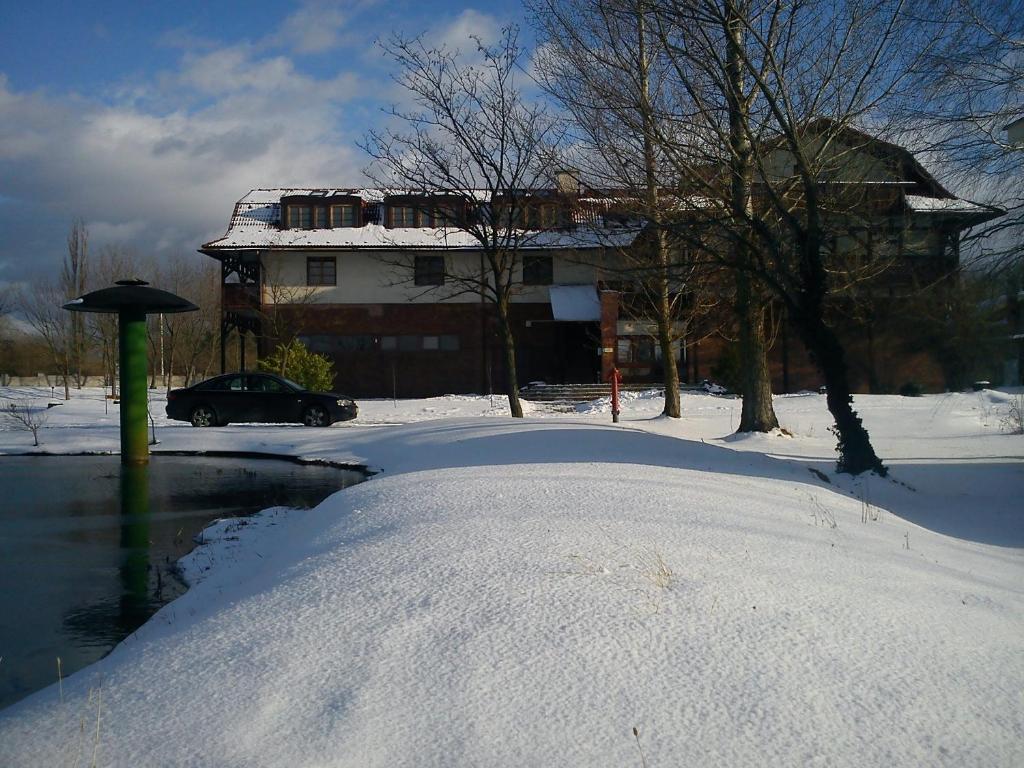 Grante Motel Έστεργκομ Εξωτερικό φωτογραφία