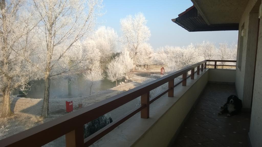 Grante Motel Έστεργκομ Εξωτερικό φωτογραφία