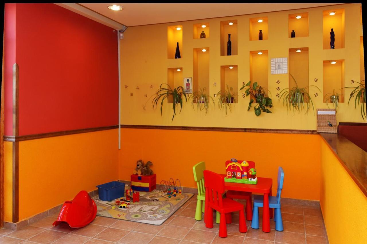 Grante Motel Έστεργκομ Εξωτερικό φωτογραφία